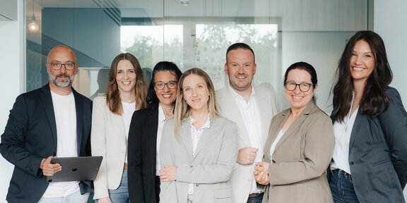 Personengruppe von Praxisberaterinnen und Praxisberatern der ZA